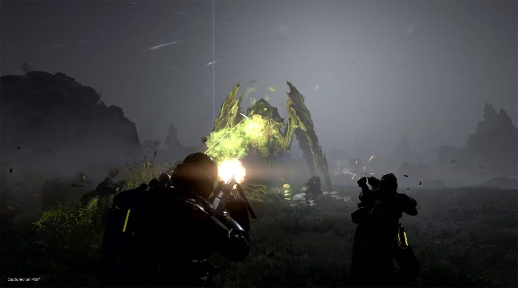 Helldivers 2 Sqad liquidating Bile Titan